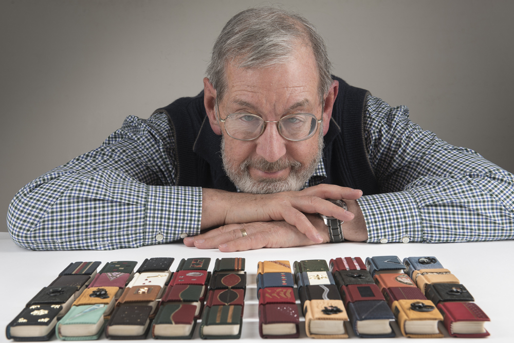 Neale Albert with Works of William Shakespeare, 40 vols. (London: Allied Newspapers, 1904), bound by Jana Pribíková, 2005